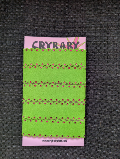 💚 Green links with hot pink gems 🩷